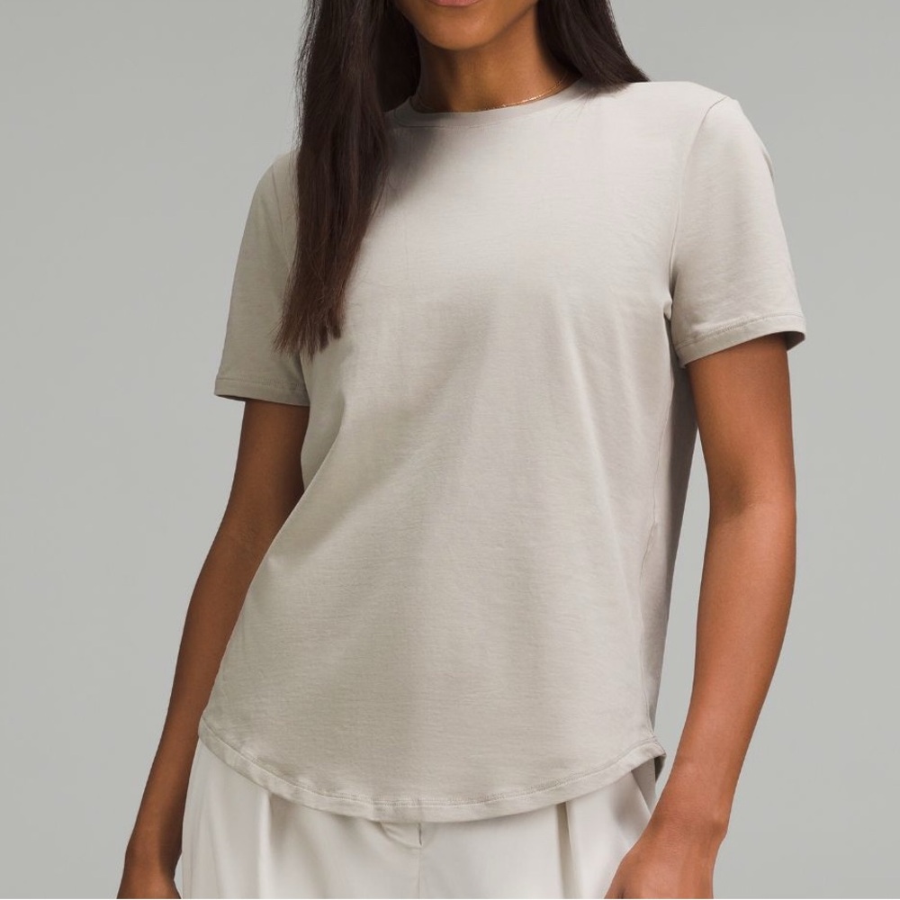 Lululemon Athletica Soft Beige Short Sleeve Tee